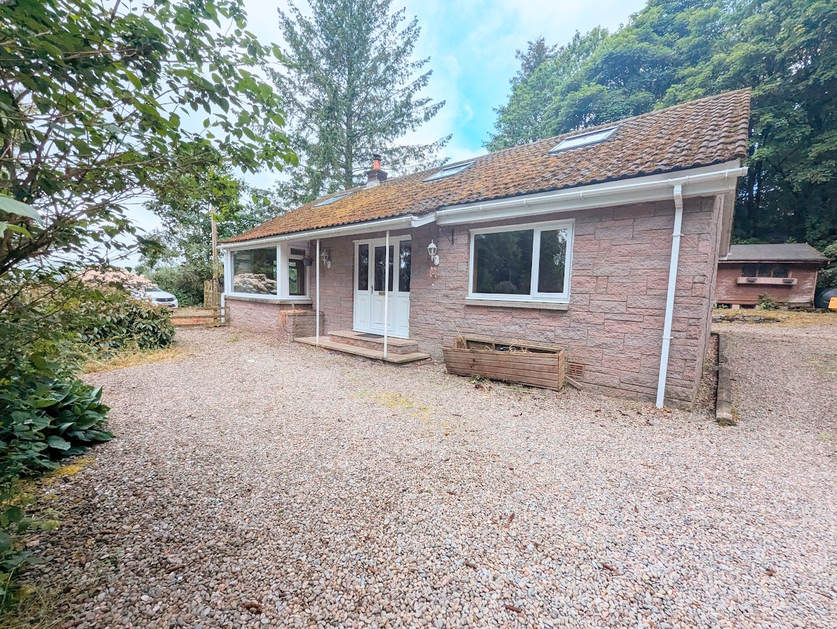 Whispering Trees, Crawfordton, Moniaive, DG3 4HF - Pollock and McLean